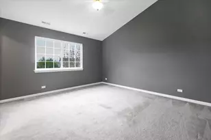 7 Appletree Ct, Lake in the Hills, IL 60156 - Photo 14