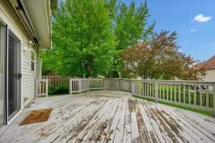 7 Appletree Ct, Lake in the Hills, IL 60156 - Photo 30