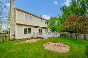 7 Appletree Ct, Lake in the Hills, IL 60156 - Photo 34