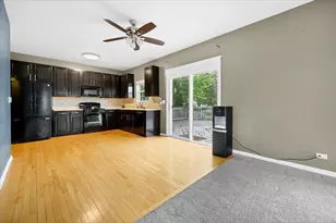 7 Appletree Ct, Lake in the Hills, IL 60156 - Photo 8