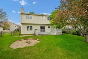 7 Appletree Ct, Lake in the Hills, IL 60156 - Photo 32