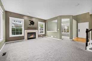 7 Appletree Ct, Lake in the Hills, IL 60156 - Photo 6