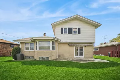 2316 185th Place, Lansing, IL 60438 - Photo 2