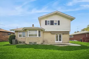 2316 185th Pl, Lansing, IL 60438 - Photo 2