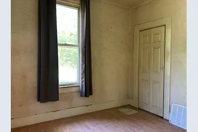 740 E 9th Street, Davenport, IA 52803 - Photo 8
