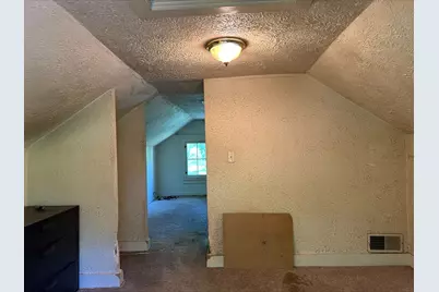 740 E 9th Street, Davenport, IA 52803 - Photo 12