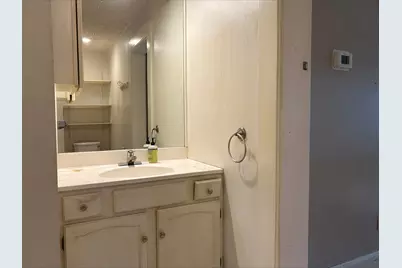 740 E 9th Street, Davenport, IA 52803 - Photo 10