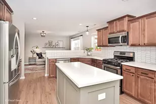 283 Maryland Ln, Pingree Grove, IL 60140 - Photo 8