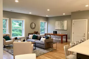 1515 W Sunnyside Ave, Chicago, IL 60640 - Photo 8