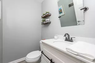 2308 Carriage Ln, Lindenhurst, IL 60046 - Photo 16