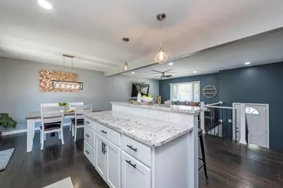 2308 Carriage Lane, Lindenhurst, IL 60046 - Photo 6