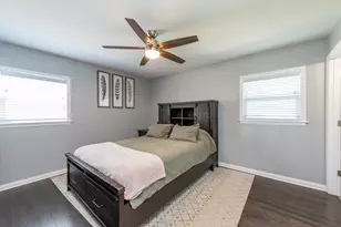 2308 Carriage Ln, Lindenhurst, IL 60046 - Photo 14