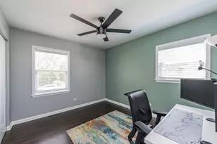 2308 Carriage Ln, Lindenhurst, IL 60046 - Photo 18