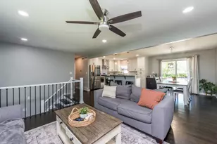 2308 Carriage Ln, Lindenhurst, IL 60046 - Photo 10