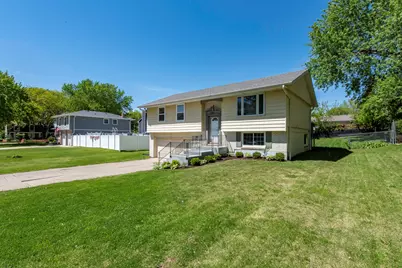 2308 Carriage Lane, Lindenhurst, IL 60046 - Photo 1