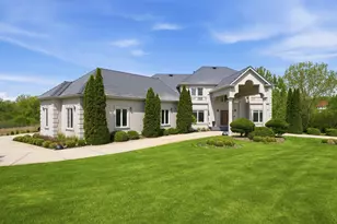 9 Falcon Lakes Dr, South Barrington, IL 60010 - Photo 2