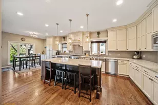 404 Grand Blvd, Park Ridge, IL 60068 - Photo 2