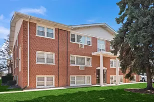 10121 Hartford Ct, Schiller Park, IL 60176 - Photo 2