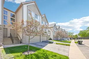 673 E Fountainview Dr, Mundelein, IL 60060 - Photo 2