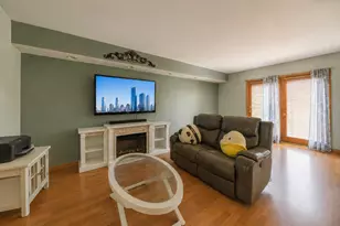 9421 Lindsay St, Orland Hills, IL 60487 - Photo 8