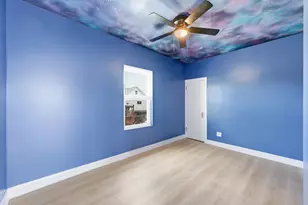 9517 S Escanaba Ave, Chicago, IL 60617 - Photo 8
