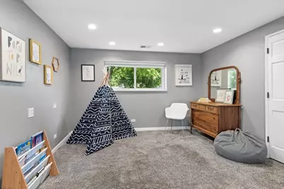 1018 Dawes Avenue, Wheaton, IL 60189 - Photo 14