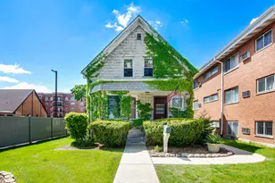 422 W Wesley St, Wheaton, IL 60187 - Photo 1