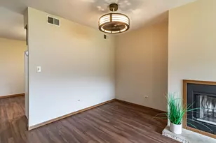 17490 W Chestnut Ln, Gurnee, IL 60031 - Photo 6