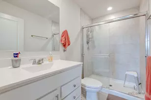 2032 Yellowstone Blvd, Mundelein, IL 60060 - Photo 10
