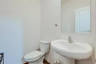 2032 Yellowstone Blvd, Mundelein, IL 60060 - Photo 8