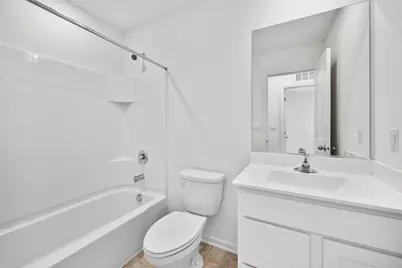 2032 Yellowstone Boulevard, Mundelein, IL 60060 - Photo 12