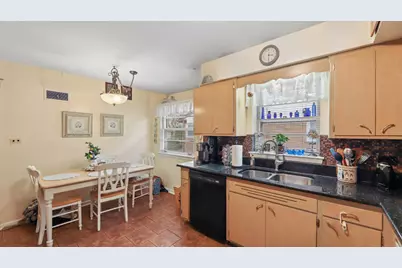 311 N Elm Avenue, Elmhurst, IL 60126 - Photo 8