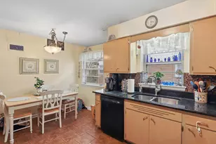 311 N Elm Ave, Elmhurst, IL 60126 - Photo 8