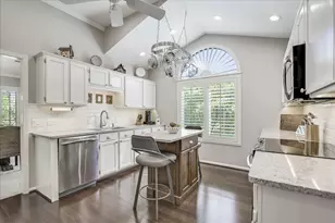 669 Golf Ln, Lake Barrington, IL 60010 - Photo 8