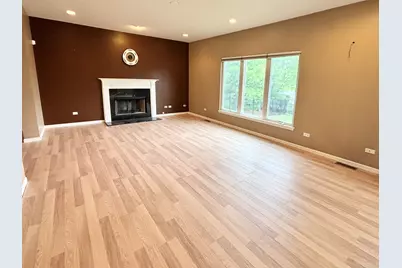 251 Pleasant Drive, Bartlett, IL 60103 - Photo 6