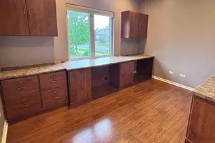 251 Pleasant Dr, Bartlett, IL 60103 - Photo 8