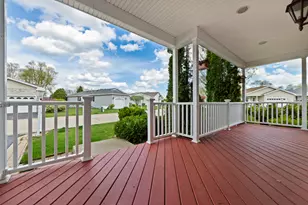 102 Hitching Post Ln, Grayslake, IL 60030 - Photo 2