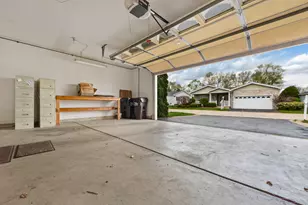 102 Hitching Post Ln, Grayslake, IL 60030 - Photo 32