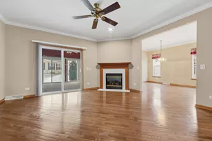 102 Hitching Post Ln, Grayslake, IL 60030 - Photo 8