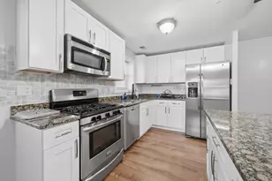 2501 W Bryn Mawr Ave, Chicago, IL 60659 - Photo 8