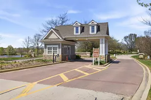 845 Butterfly Field Dr, Elgin, IL 60124 - Photo 4