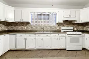 2936 N Kenneth Ave, Chicago, IL 60641 - Photo 8