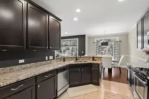 2466 Nicola Ct, Addison, IL 60101 - Photo 8