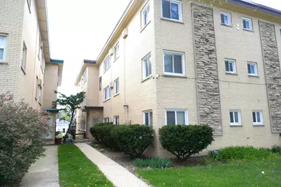 828 N Austin Boulevard #3SW, Oak Park, IL 60302 - Photo 2