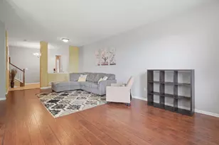 704 Amherst Dr, Sycamore, IL 60178 - Photo 8