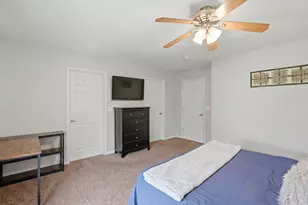 704 Amherst Dr, Sycamore, IL 60178 - Photo 16