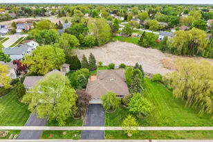 1281 Tracie Dr, Lake Zurich, IL 60047 - Photo 4