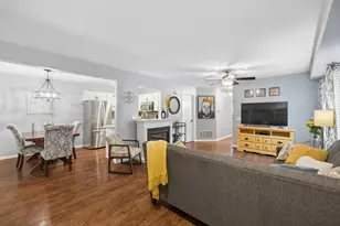 1370 Rock Run Dr, Crest Hill, IL 60403 - Photo 4