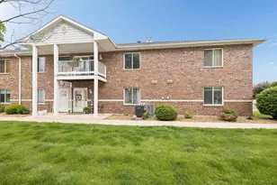 1370 Rock Run Dr, Crest Hill, IL 60403 - Photo 1