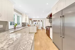 2440 The Strand, Northbrook, IL 60062 - Photo 20